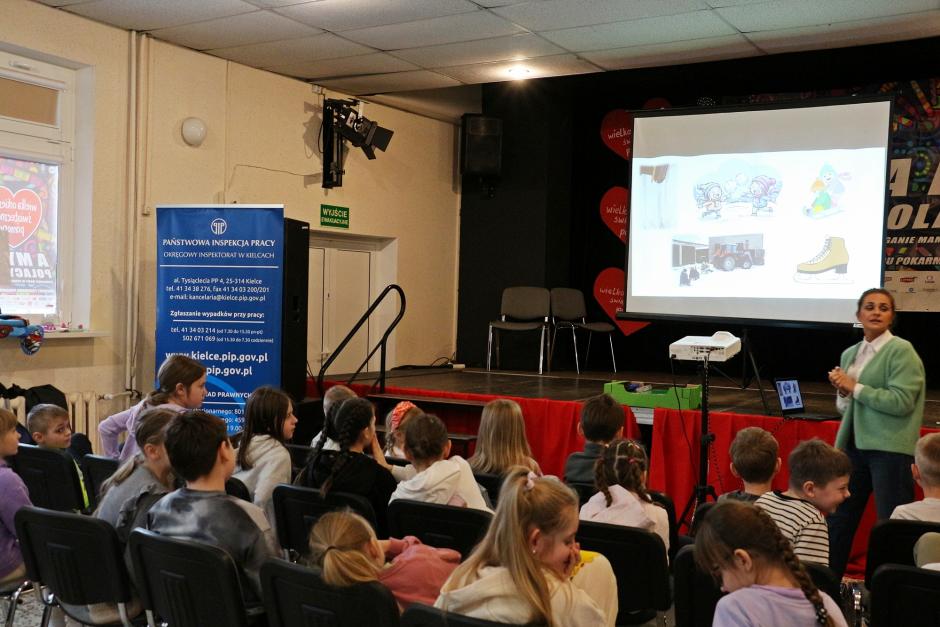 Bezpieczne ferie zimowe - szkolenie w Domu Kultury w Małogoszczu