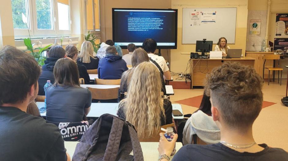 Szkolenia dla uczniów  Zespołu Szkół nr 1  im. Mikołaja Kopernika  w Ostrowcu Świętokrzyskim